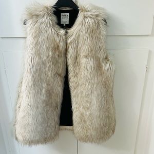 Zara Traffic faux fur vest S $15
